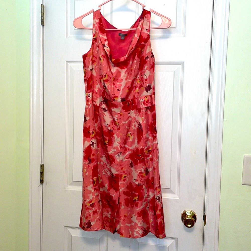 Ann Taylor Silk Floral Dress Lined Size 2P Beautiful Stylish